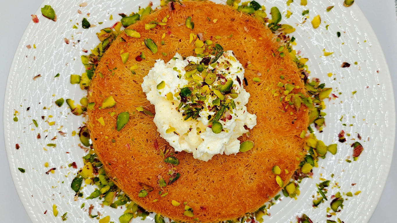 Kanafeh with Qushta